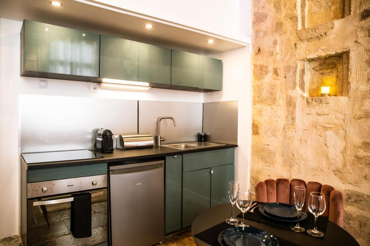 Suite Romantique Avec Jacuzzi - Hypercentre, Place Jean Jaures Montpellier Exterior foto